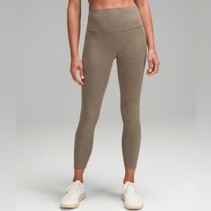 Lululemon Wunder Train HR Tight 23”